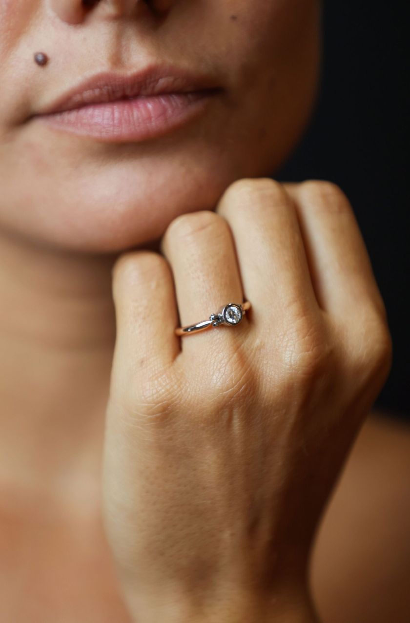 Bague constellation or jaune portée diamant 0,25cts — Bosc Joaillerie