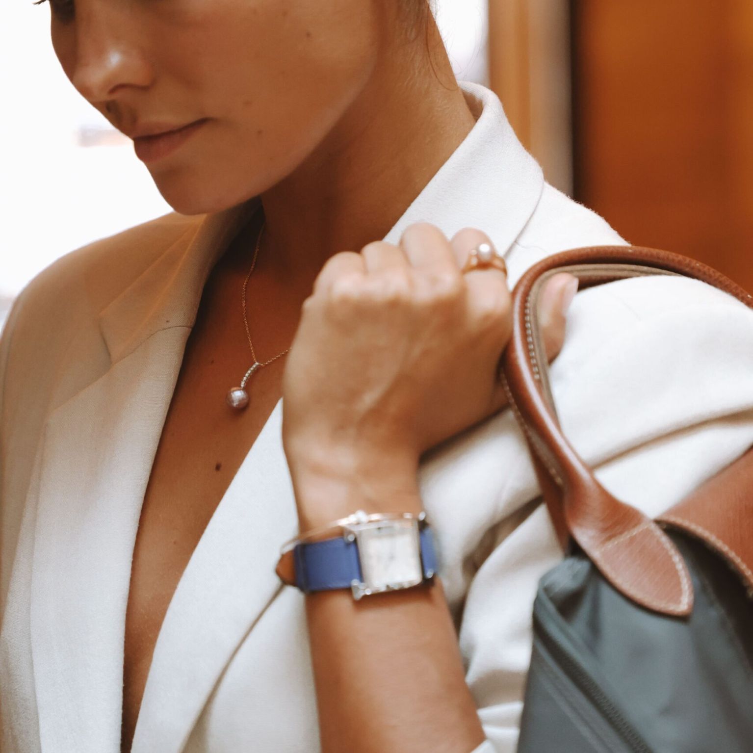 Collier or jaune perle violine