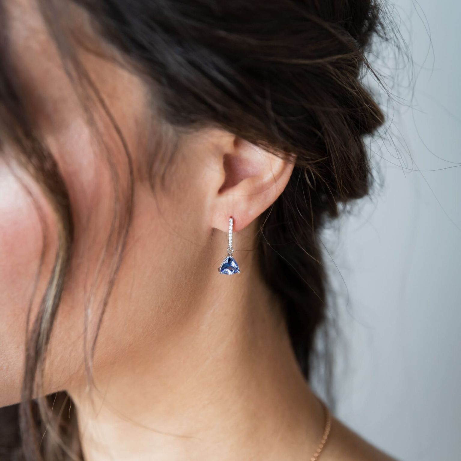 Boucles d'oreilles or gris Diamants et Tanzanite