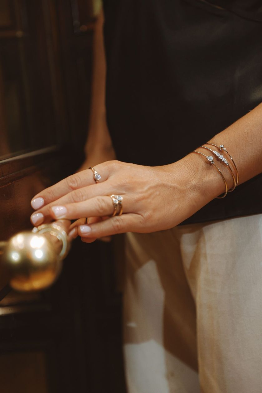 Bracelet or gris et rouge 5 Diamants