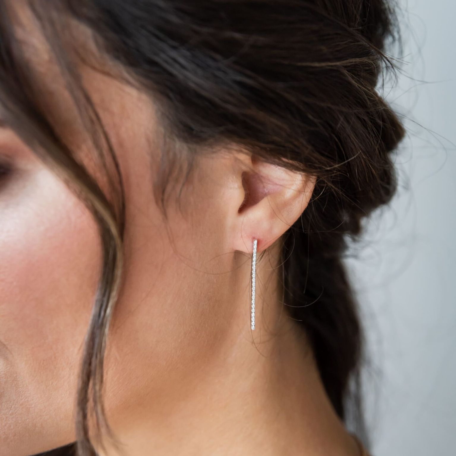 Boucles d'oreilles or gris ligne de Diamants