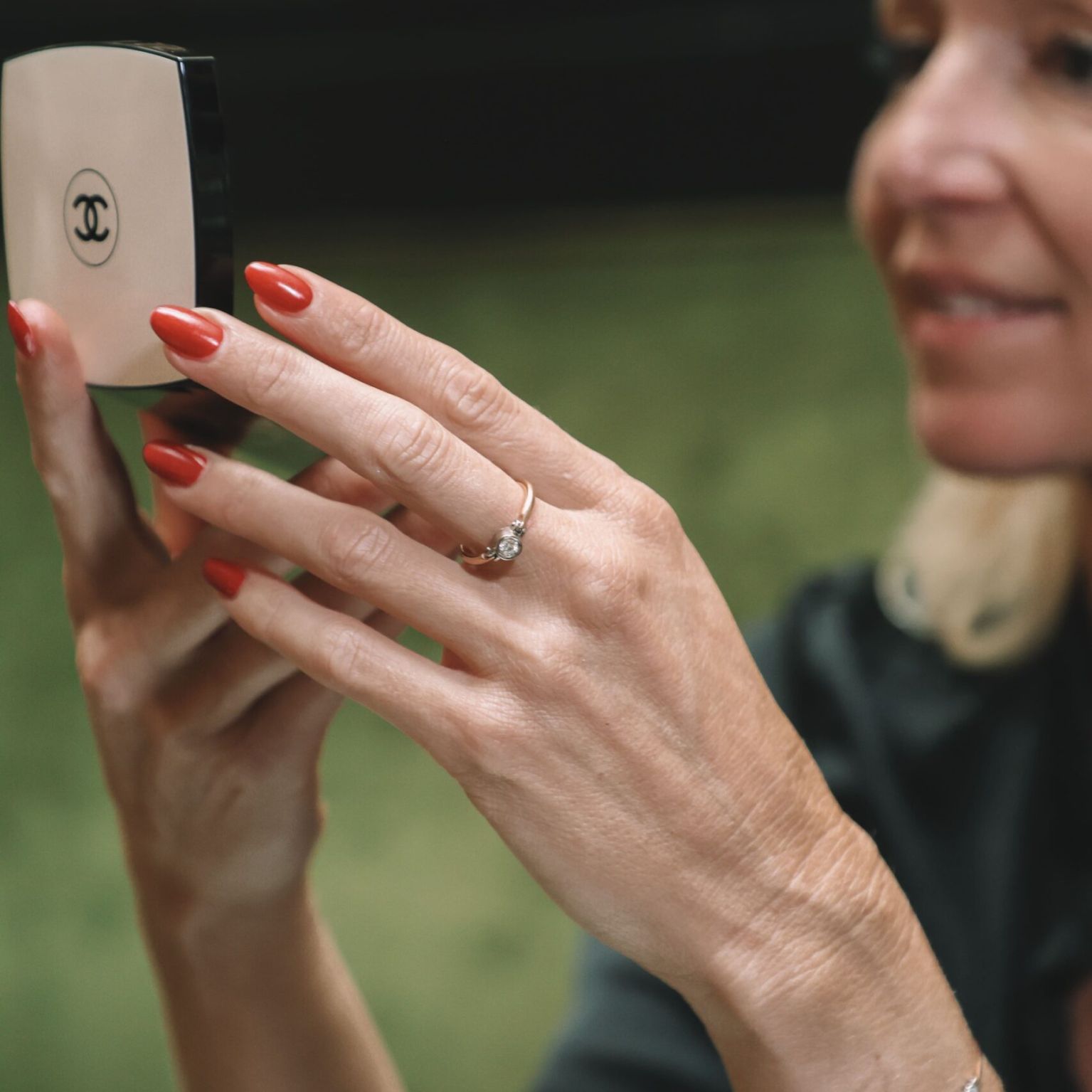 Bague Constellation or rouge grand modèle
