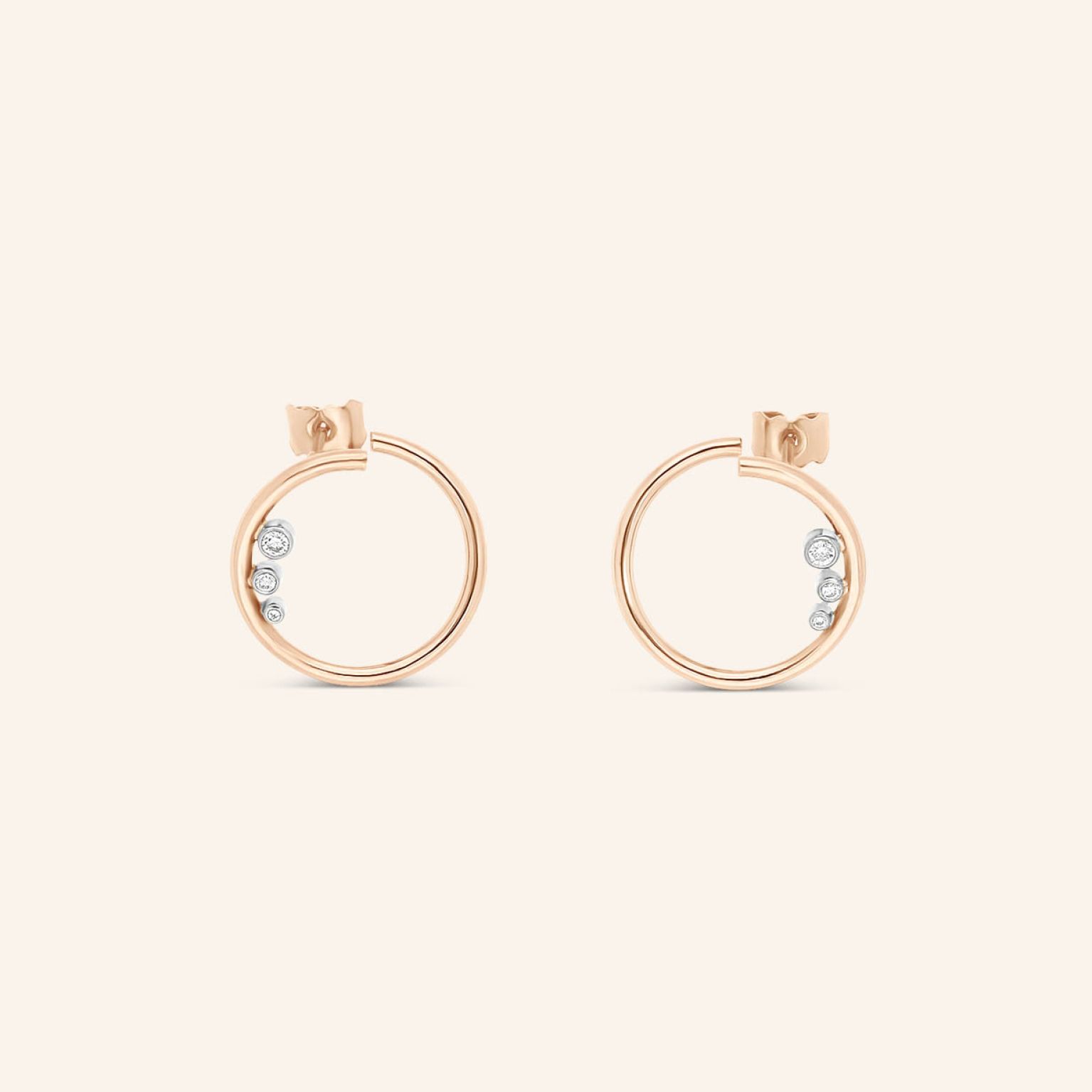 Les boucles d’oreilles L’Ô or rouge