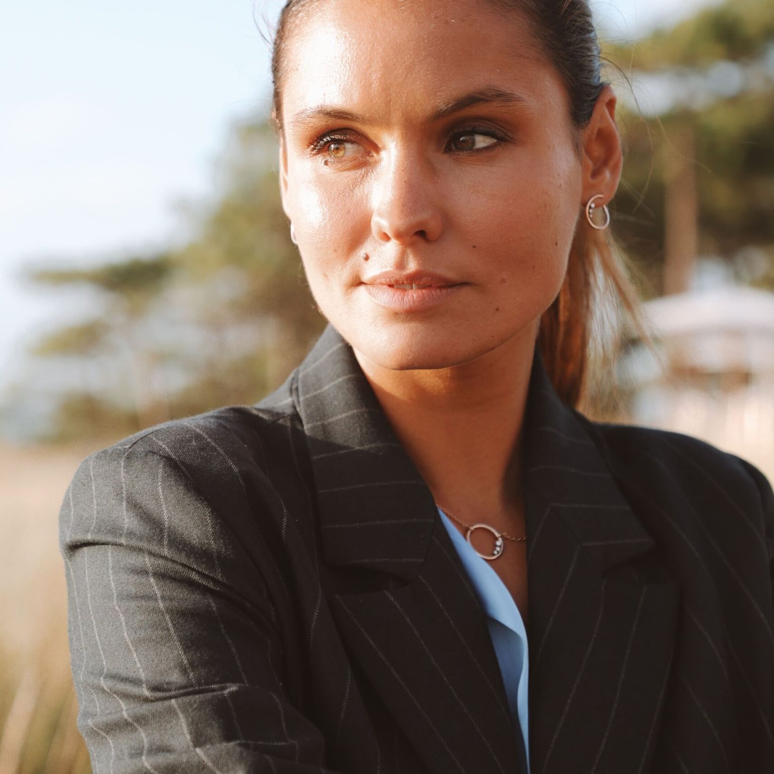 Boucles-doreilles-lO-or-rouge-3-diamants-Bosc-Joaillerie